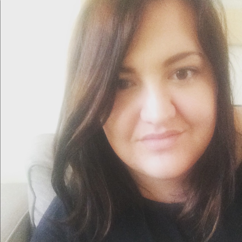 Meet your Posher, Rena